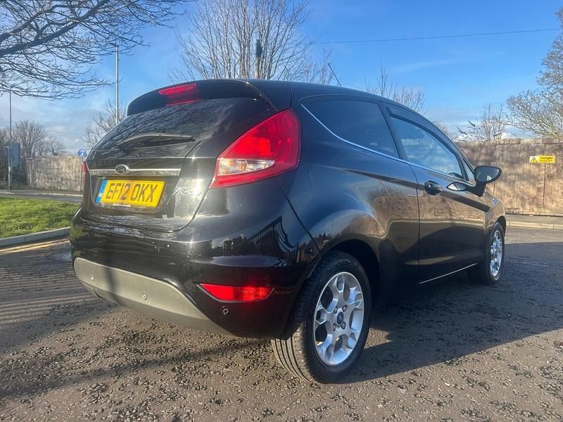 Used Ford Fiesta Zetec 70 HP (51 kW) 2012 Black Hatchback