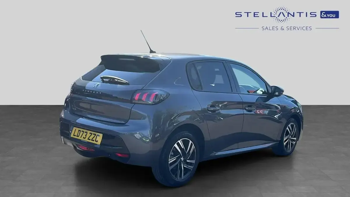 Used Peugeot 208 Allure+ 99 HP (72 kW) 2023 Grey Hatchback