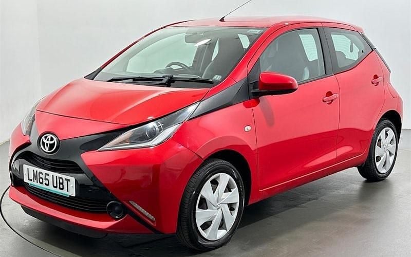 Used Toyota Aygo X-play 69 HP (50 kW) 2018 Hatchback