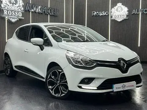 Used Renault Clio IV Iconic 2019 White Hatchback