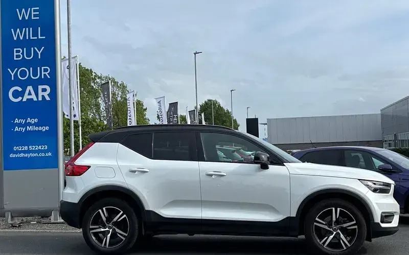 Used Volvo XC40 R-Design 190 HP (139 kW) 2020 SUV