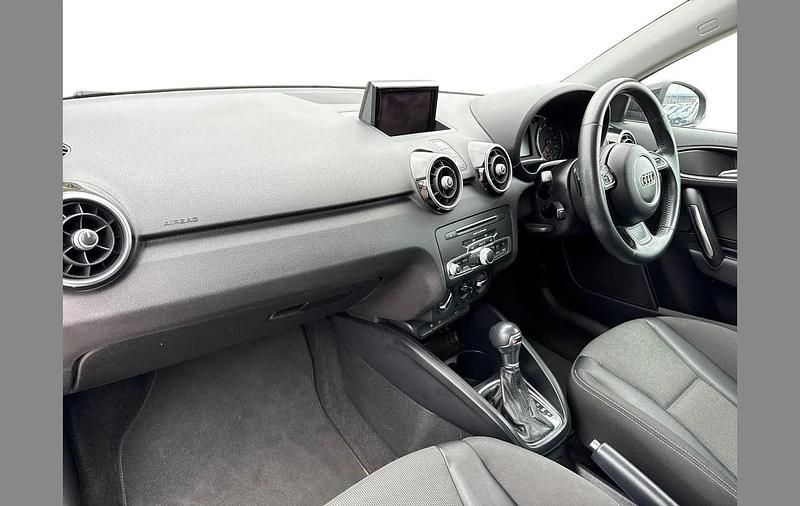 Usado Audi A1 Sport 123 HP (90 kW) 2018 Preto Citadino