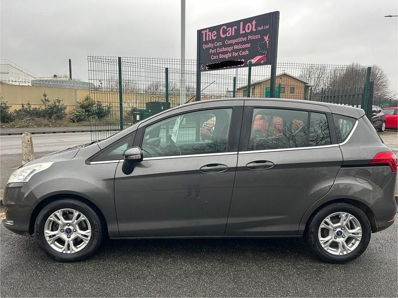 Used Ford B-MAX Zetec 95 HP (69 kW) 2017 Grey MPV