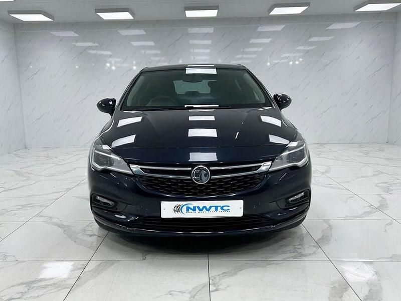 Used Vauxhall Astra Design Edition 110 HP (80 kW) 2018 Blue Hatchback