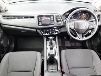 Used Honda HR-V S 130 HP (95 kW) 2019 White SUV