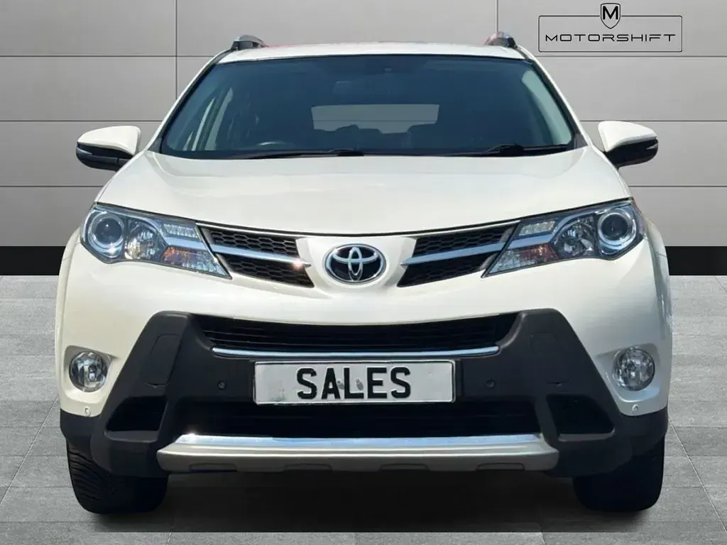 Used Toyota RAV4 124 HP (91 kW) 2015 White SUV