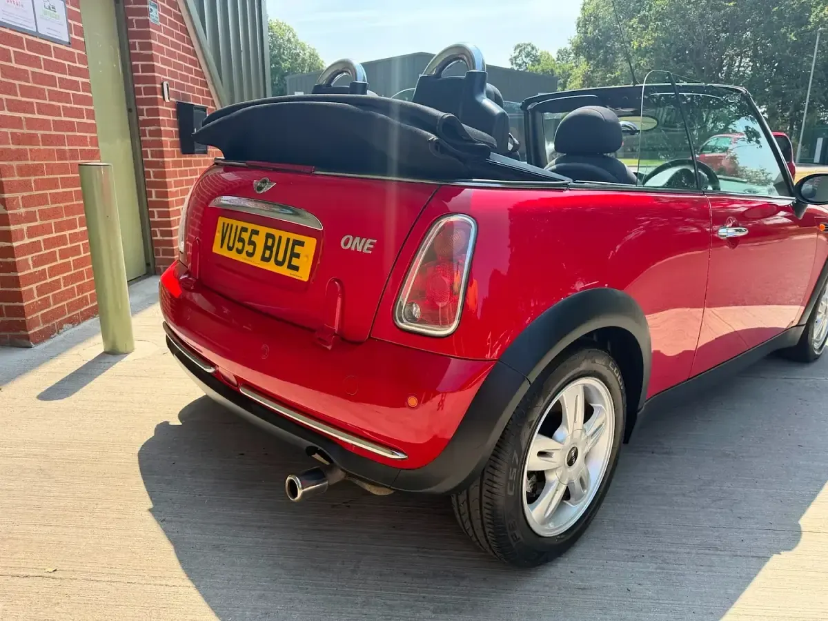 Used Mini ONE 90 HP (66 kW) 2006 Red Hatchback