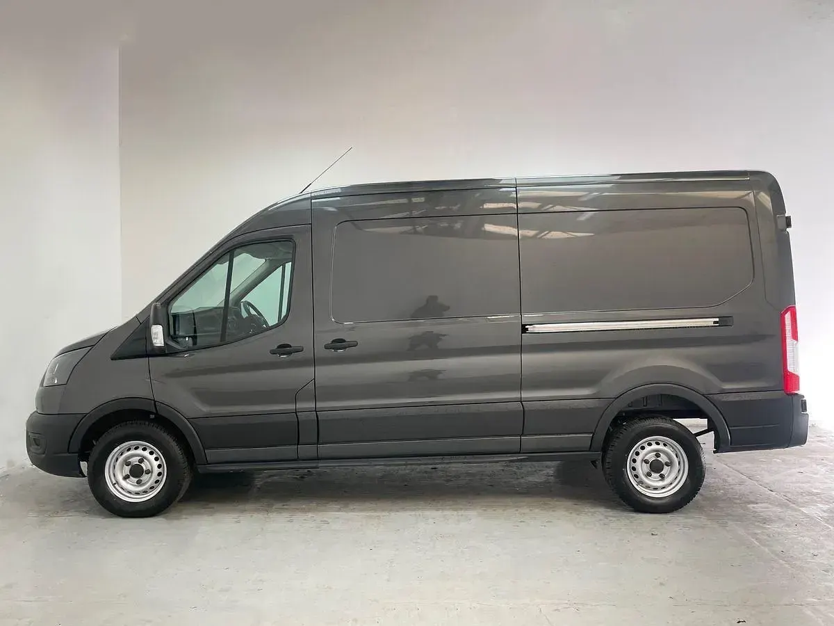 Begagnad Ford Transit 170 HK (125 kW) 2024 Grå Van