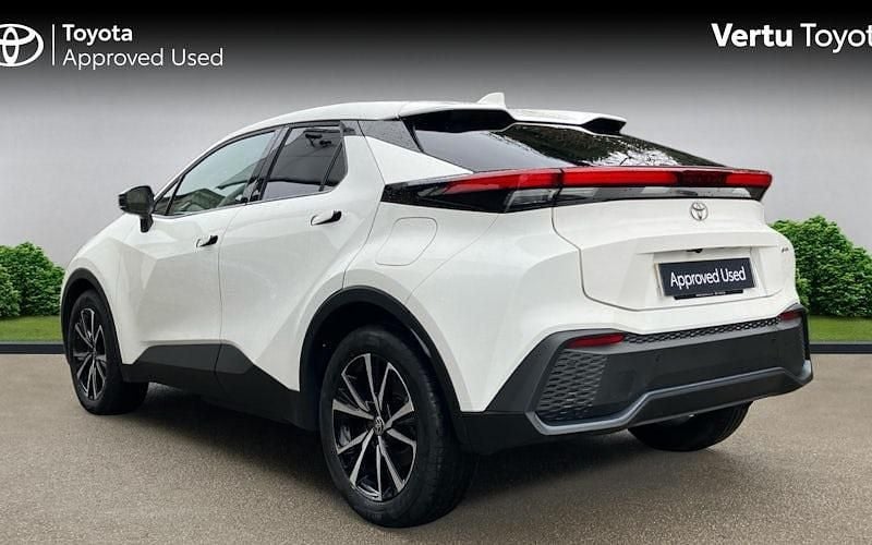 Used Toyota C-HR Design 223 HP (164 kW) 2024 White SUV