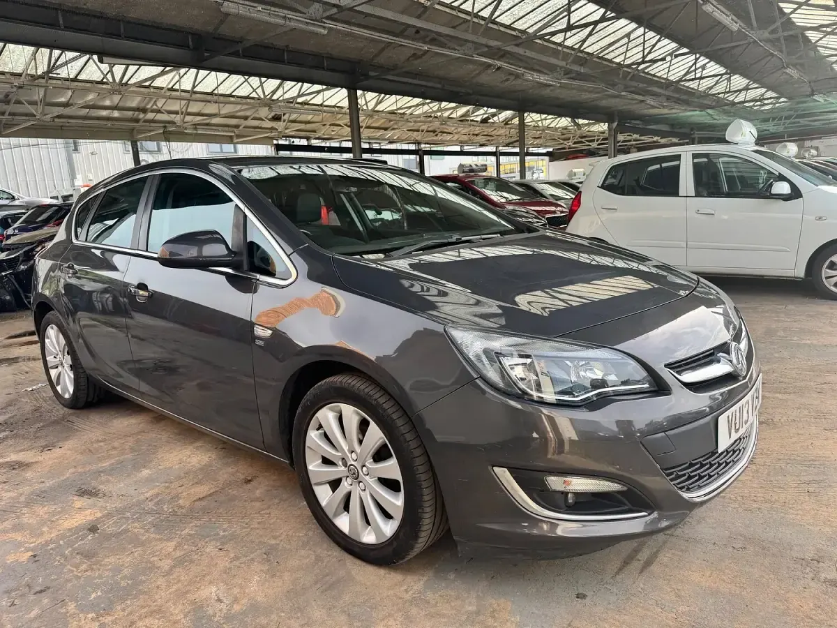 Used Vauxhall Astra 115 HP (84 kW) 2013 Grey Hatchback