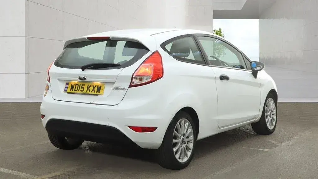 Used Ford Fiesta Studio 2015 White Hatchback