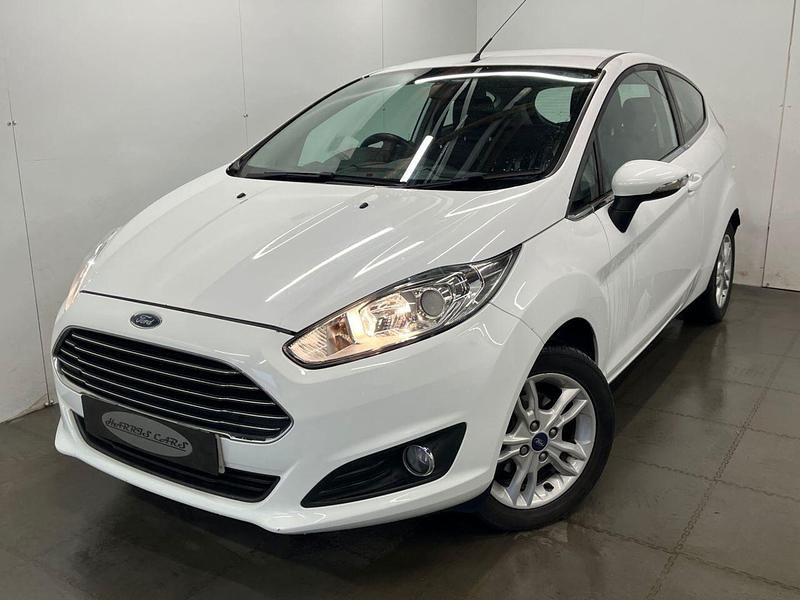 Second-hand Ford Fiesta Zetec 2015 Alb Hatchback