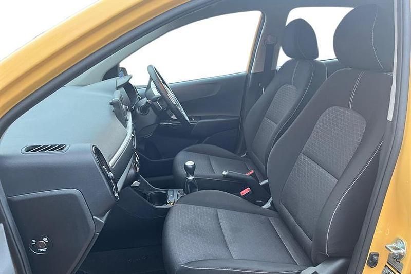 Used Kia Picanto 66 HP (48 kW) 2023 Yellow Hatchback