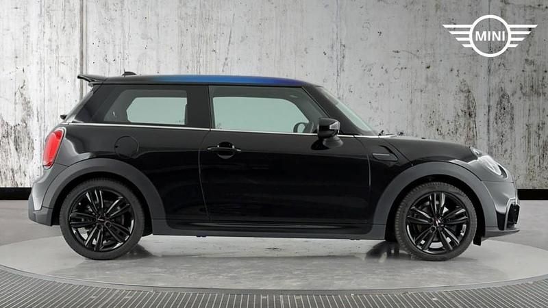 Used Mini Cooper Hatch 134 HP (98 kW) 2022 Black Hatchback