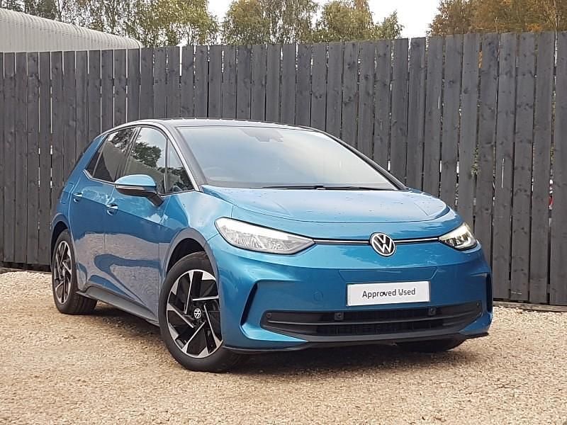Blue New 2025 VW ID.3 Pure Hatchback | £24,498 (Fair price) - Image 1/4