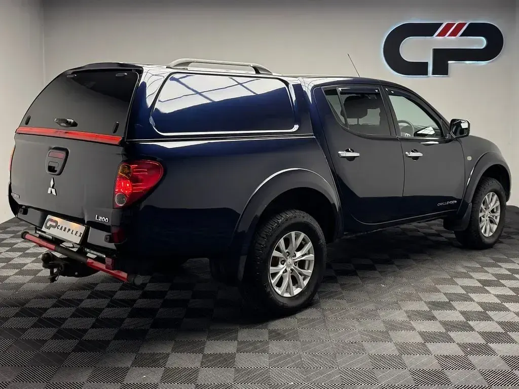 Used Mitsubishi L200 2015 Blue Pickup