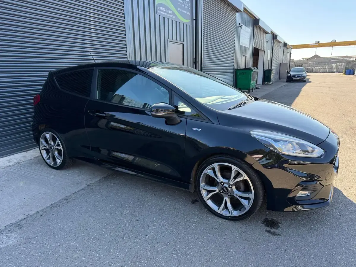 Begagnad Ford Fiesta ST-Line 125 HK (91 kW) 2018 Svart Halvkombi