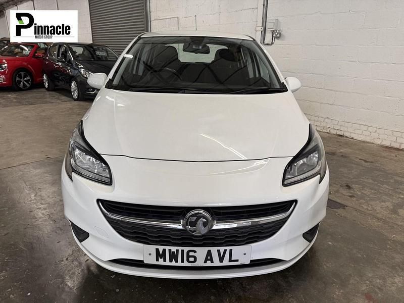 Used Vauxhall Corsa 90 HP (66 kW) 2016 White Hatchback