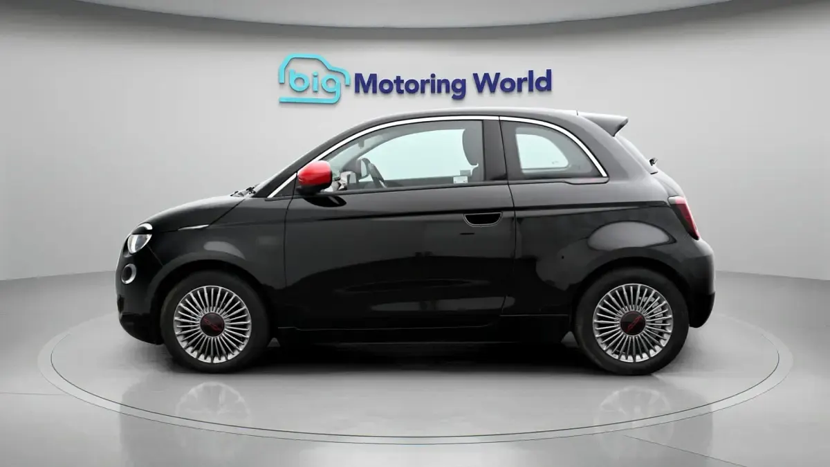Second-hand Fiat 500e Red 69 kW (94 CP) 2024 Hatchback
