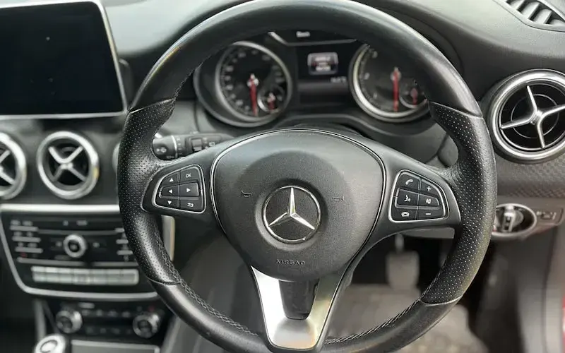 Used Mercedes A180 Executive 109 HP (80 kW) 2016 Red Hatchback