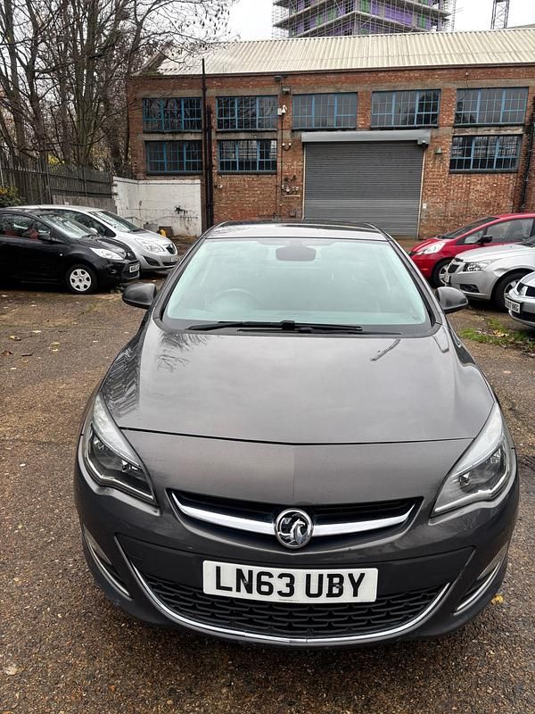 Grey Used 2013 Vauxhall Astra Hatchback | £2,300 (Fair price) - Image 1/4
