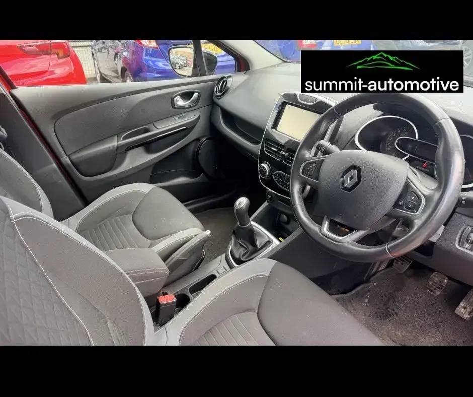 Usado Renault Clio IV Dynamique 90 CV (66 kW) 2016 Rojo Utilitario