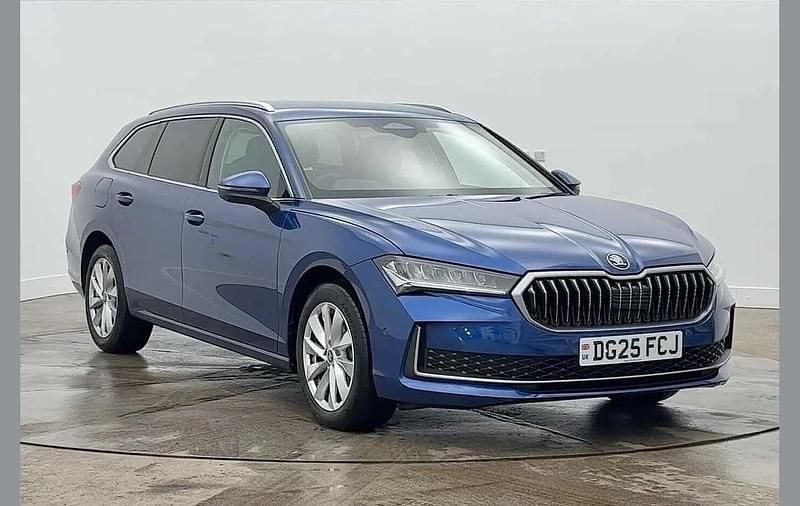 Used Skoda Superb SE Technology 147 HP (108 kW) 2025 Cobalt blue metallic Estate