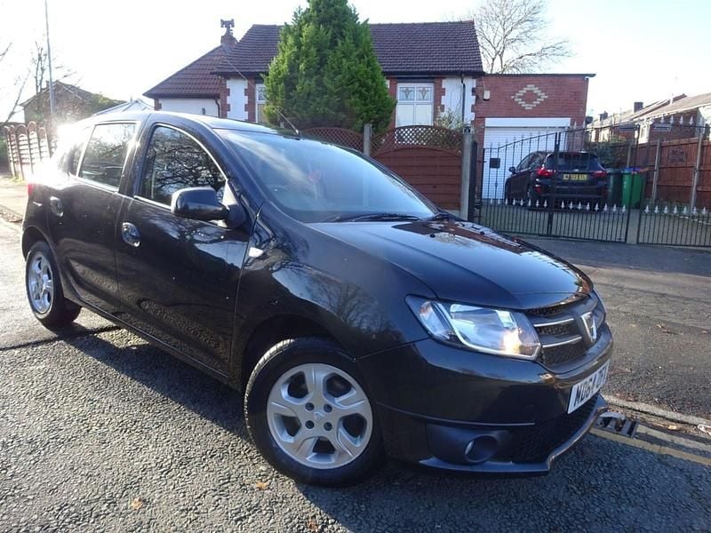 Black Used 2015 Dacia Sandero Lauréate Hatchback | £2,295 (Fair price) - Image 1/4