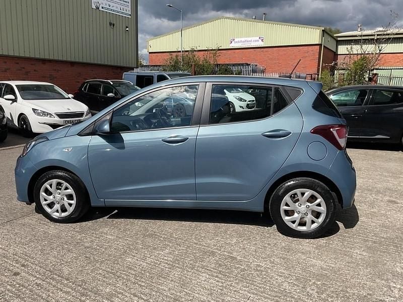 Used Hyundai i10 SE 66 HP (48 kW) 2018 Blue Hatchback