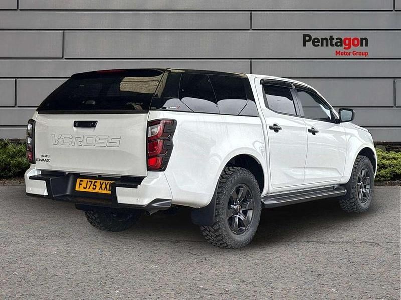 New Isuzu D-Max 163 HP (119 kW) 2025 White Pickup