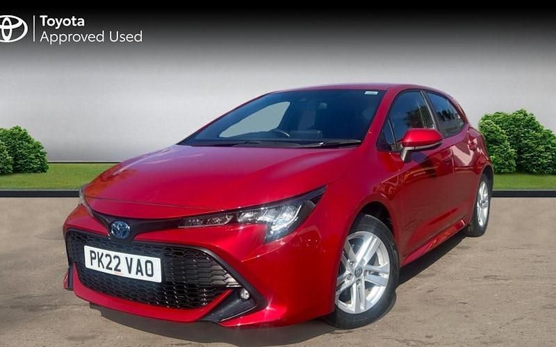 Used Toyota Corolla 122 HP (89 kW) 2022 Red Hatchback