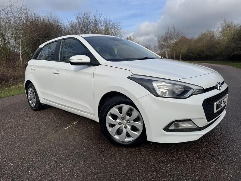Used Hyundai i20 2015 White Hatchback
