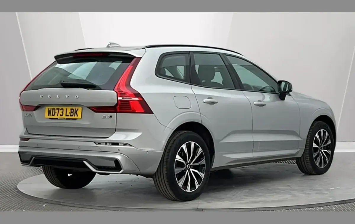 Used Volvo XC60 Plus 197 HP (144 kW) 2023 Silver SUV