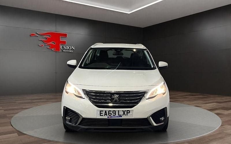 Second-hand Peugeot 5008 Active 131 CP (96 kW) 2019 Alb SUV