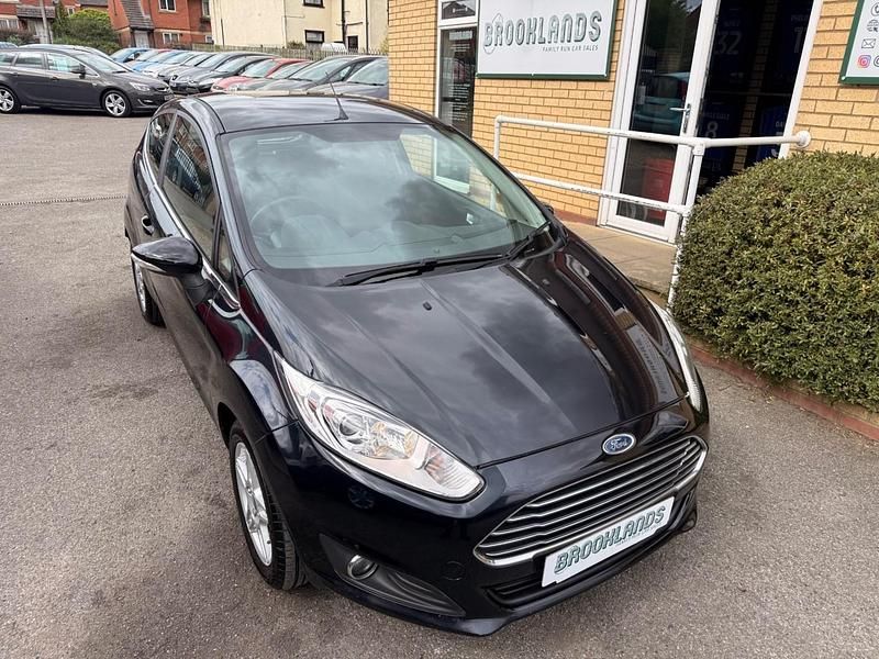Used Ford Fiesta Zetec 82 HP (60 kW) 2013 Panther black Hatchback