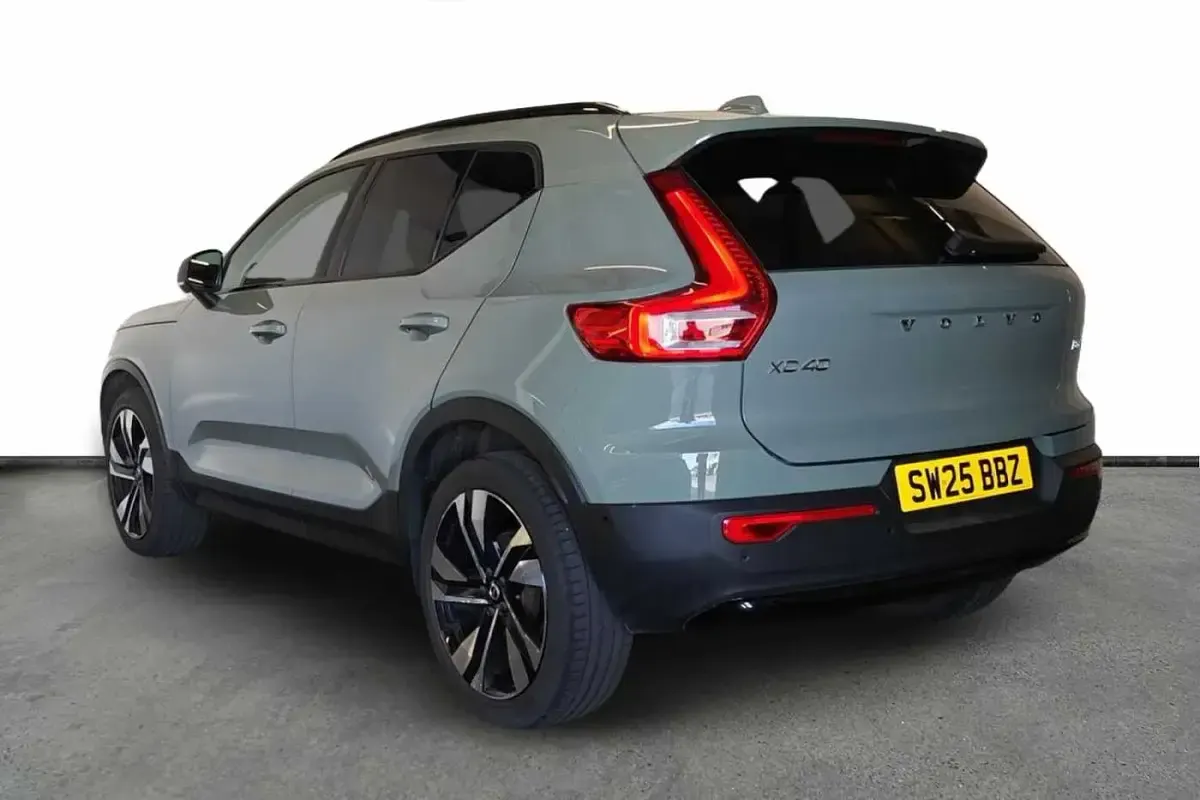 Used Volvo XC40 Ultra 163 HP (119 kW) 2025 Green SUV