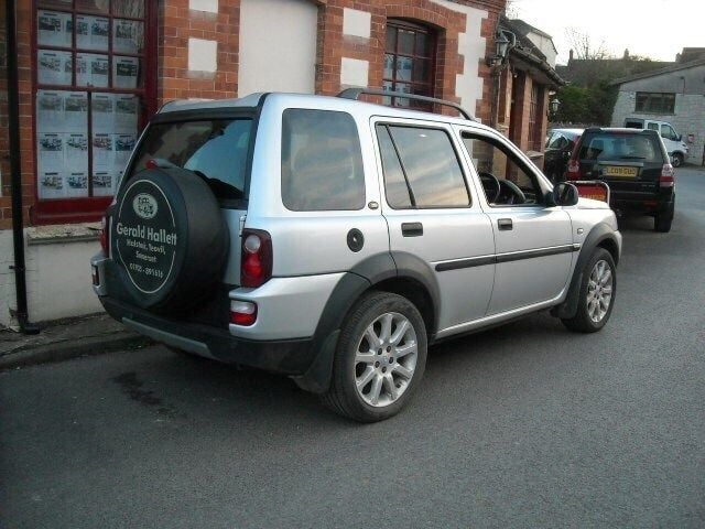 Image 3/4