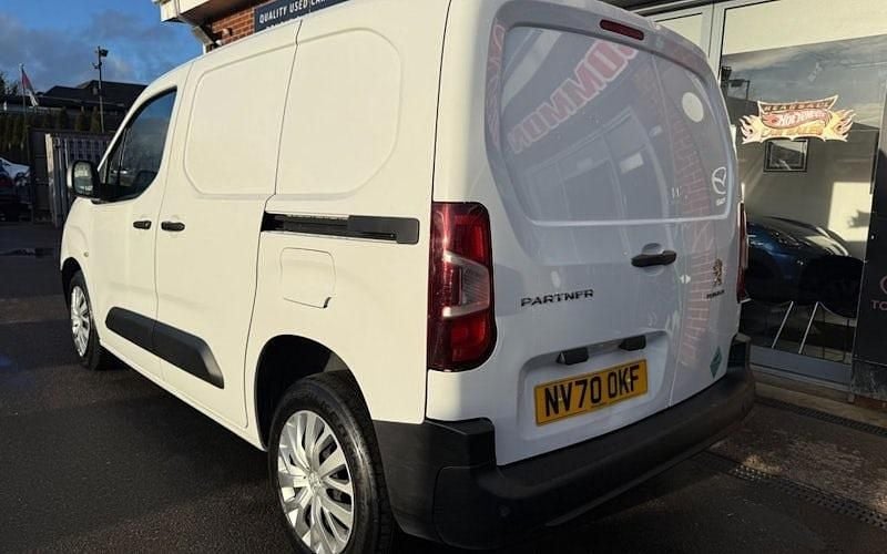 Used Peugeot Partner 102 HP (75 kW) 2021 White MPV