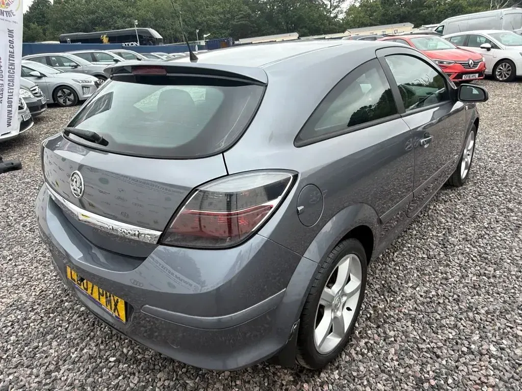 Used Vauxhall Astra Sport 138 HP (101 kW) 2007 Grey Hatchback