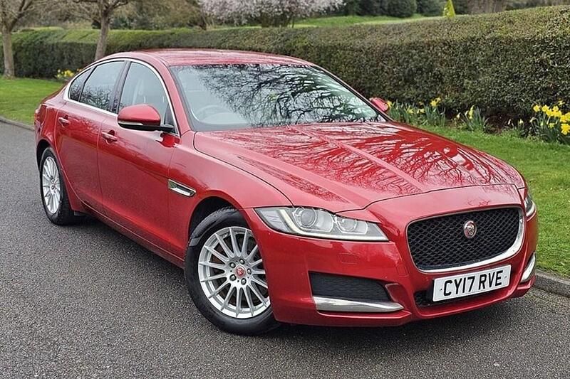 Used Jaguar XF Prestige 163 HP (119 kW) 2017 Red Sedan