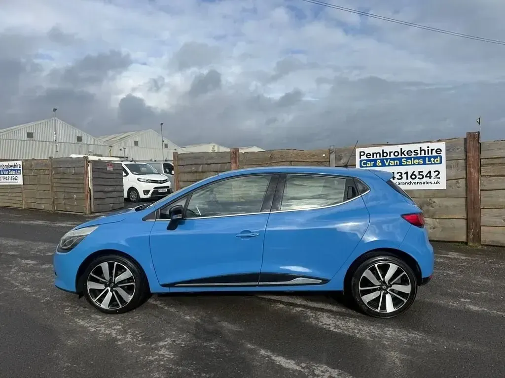 Used Renault Clio IV Dynamique 90 HP (66 kW) 2014 Blue Hatchback