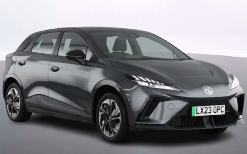 Begagnad MG MG4 EV SE 125 kW (170 HK) 2023 Halvkombi
