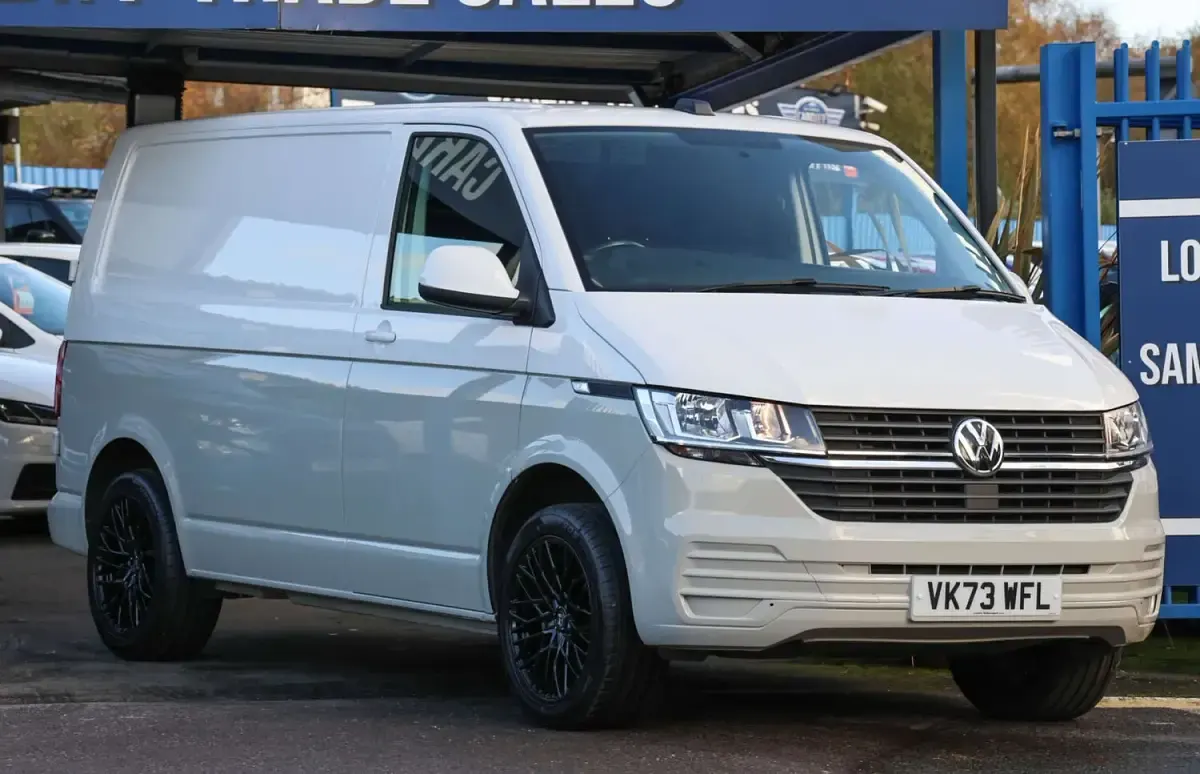 Begagnad VW Transporter Startline 150 HK (110 kW) 2023 Vit Van
