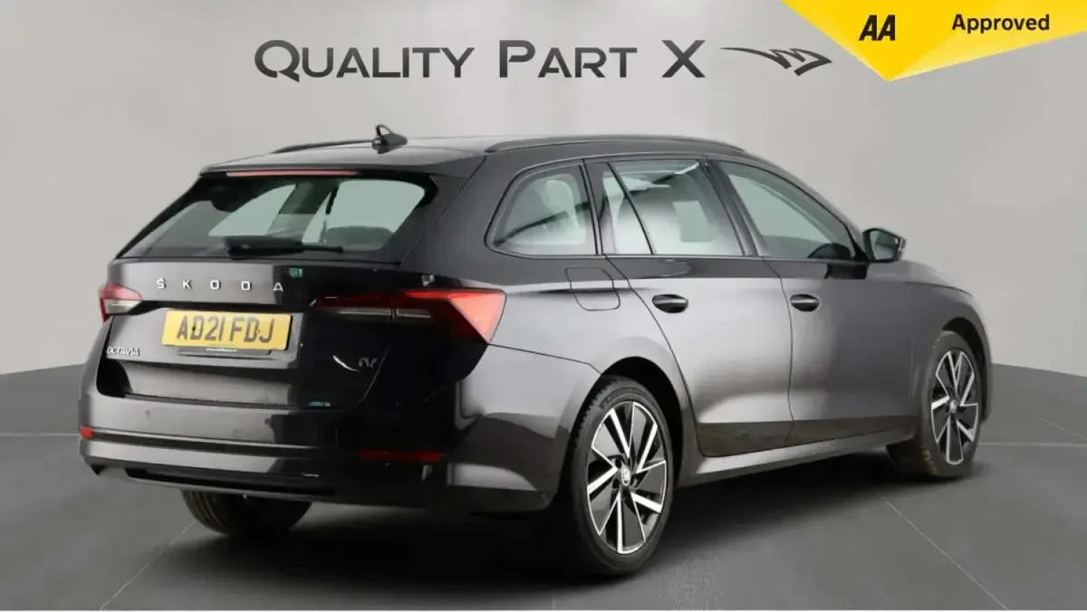 Usado Skoda Octavia SE Technology 2021 Negro Familiar
