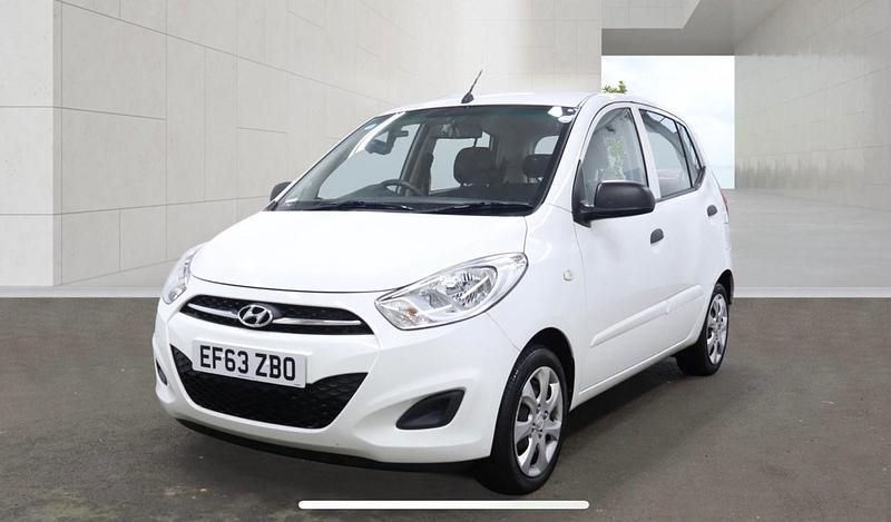 Used Hyundai i10 Classic 83 HP (61 kW) 2014 White Hatchback