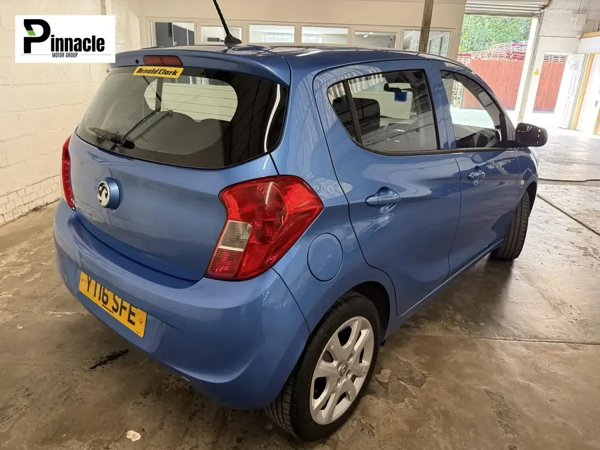 Używany Vauxhall Viva 75 KM (55 kW) 2016 Niebieski Hatchback