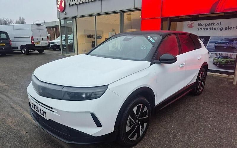 Used Vauxhall Grandland X Ultimate 136 HP (100 kW) 2025 White SUV