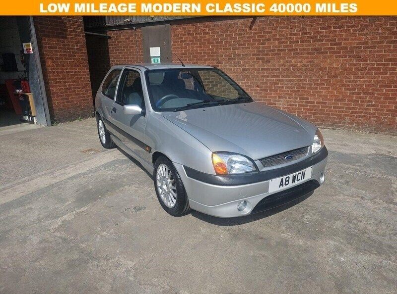 Silver Used 2001 Ford Fiesta Zetec Hatchback | £5,495 - Image 1/4