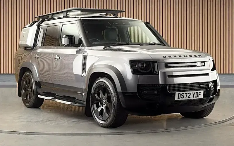Used Land Rover Defender HSE Dynamic 300 HP (220 kW) 2024 SUV