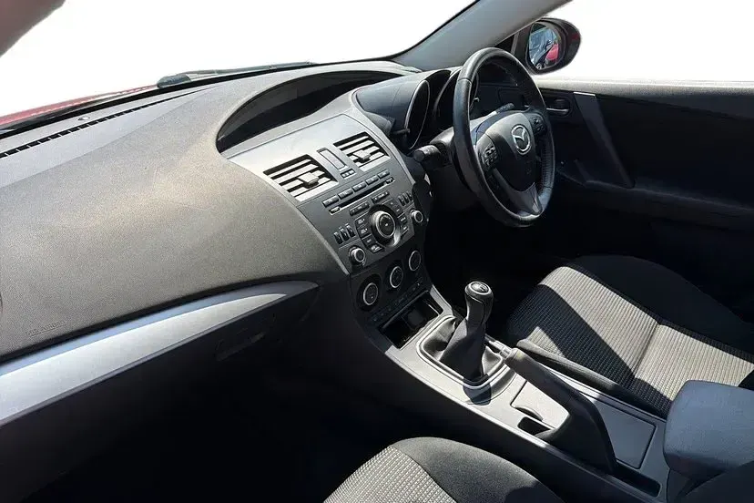 Used Mazda 3 104 HP (76 kW) 2012 Velocity red Hatchback